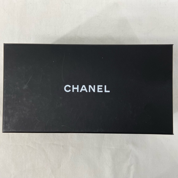 Chanel Tortoise Sunglasses, 19mm, includes box and soft carry case - Picture 11 of 12